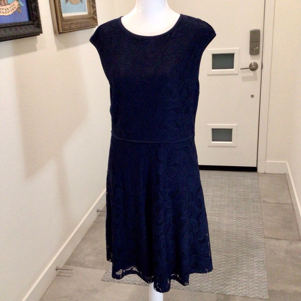 NAVY BLUE LACE SLEEVELESS DRESS